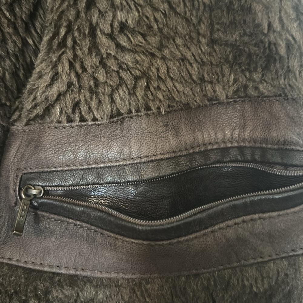 R—Jacket - Picture 11 of 16
